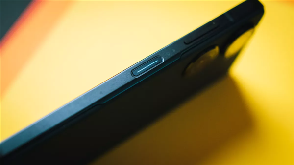 5500元 华硕Zenfone 9真机图赏：“安卓版iPhone 13 mini”
