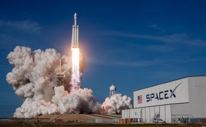 SpaceX加速研发星际飞船：加薪鼓励员工搬去基地