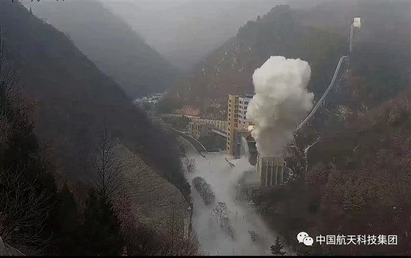 中国120吨液氧煤油发动机试车成功！