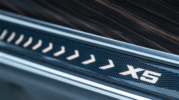 最受欢迎的豪华中大型SUV 新款宝马X5官图发布：国产必遭疯抢