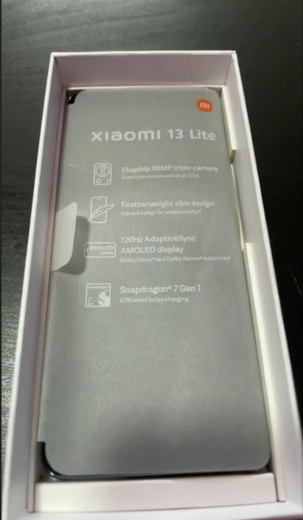 小米13 Lite真机照泄露：比iPhone 14 Pro更轻薄 灵动岛更小