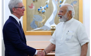苹果CEO蒂姆·库克访问印度，重申投资承诺