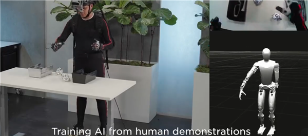 马斯克秀肌肉！特斯拉擎天柱机器人最新演示：AI大提升、行走更自然