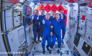 神舟十六号成功对接空间站 中国航天员数量超越美国