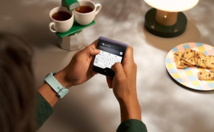 突破技术壁垒 Galaxy Z Flip5引领折叠屏手机新潮流