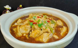 冬日暖胃必备！葱烧豆腐煲，鲜美软嫩，经济实惠又下饭