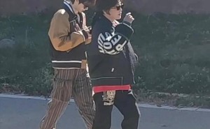 74岁刘晓庆：岁月不败美人，时尚风采依旧耀眼！