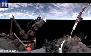 神十九乘组刷新出舱时长纪录，90后航天员宋令东首次太空漫步成功！