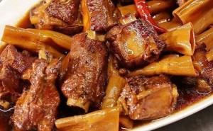 笋干炖排骨，美味到让人欲罢不能！