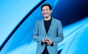 小米汽车丰收年：SU7交付破13万，市值创新高超8500亿港元