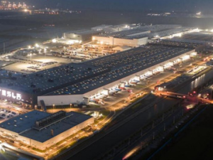 特斯拉调整产能策略：上海超级工厂减产应对市场变化