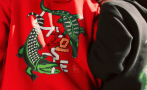 LACOSTE 2025新春系列：福蛇图腾演绎法式高级运动时尚