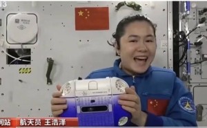 哈工大“小航”智能飞行机器人，2025年将在中国空间站大展身手！
