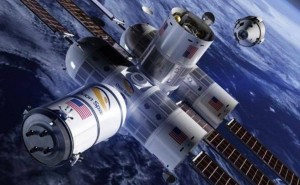 国际空间站重达400吨，为何能在太空稳定运行而不坠落？