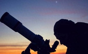 夜空奇观！2025年2月底七颗行星将罕见连线