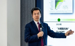 李开复详谈零一万物“变道”：核心团队稳固，转型筹备已久