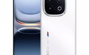 iQOO 13后，数字旗舰全直屏？产品经理回应市场关切