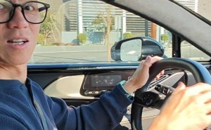 法拉第未来FF 91实车体验曝光，车评人直言：优点难寻？
