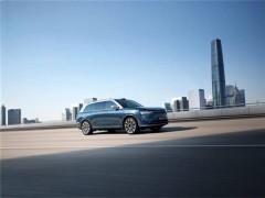 用户手写道歉信，承认编造赛力斯问界虚假信息并承诺删除