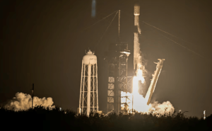 美日联手！SpaceX“猎鹰9”成功发射商业月球着陆器升空