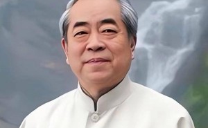 85岁书画大师范曾再婚引热议，小50岁娇妻徐萌成四婚夫人