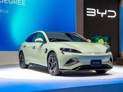 比亚迪2024新加坡销量飙升3倍，力压奔驰宝马，中国新能源车海外受热捧！