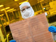 京东方跨界半导体领域，2025年或推CPU玻璃基板试点线？