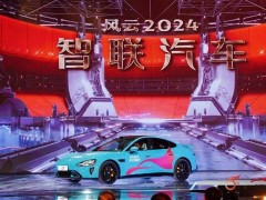 小米SU7智夺央视智联车大奖，李肖爽笑言双感谢！