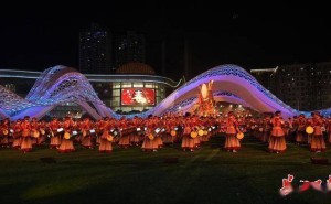 春晚武汉分会场灯光秀：三大舞台如何演绎英雄之城的光影传奇？