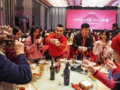 广州蛇年年夜饭新风尚：大厨上门烹饪，消费券点燃餐桌热情