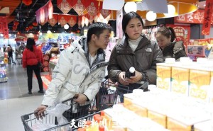 麻江春节消费市场火热，年味浓情带动消费热潮