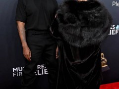 格莱美红毯低调风，Kanye West夫妇大胆造型成焦点