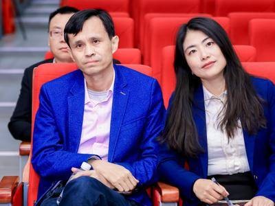 曹小芸袁子弹携手，深爱榜融媒体与AI共谱新篇章
