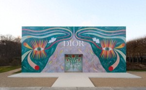 Dior 2025春夏秀场：成人娃娃风颠覆审美，童趣与高雅的奇妙碰撞！