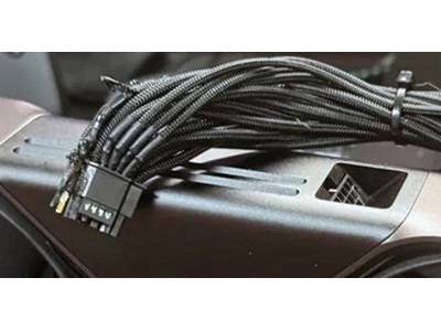 RTX 5090烧焦引热议，问题竟出在第三方电源线？