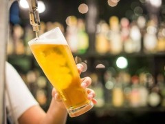 啤酒高端化赛跑，8元档成龙头必争之地！