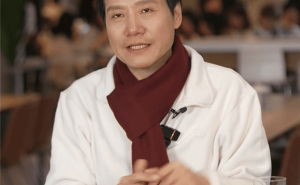雷军元宵直播：为何大推驾驶培训？敬畏速度，安全行车是关键