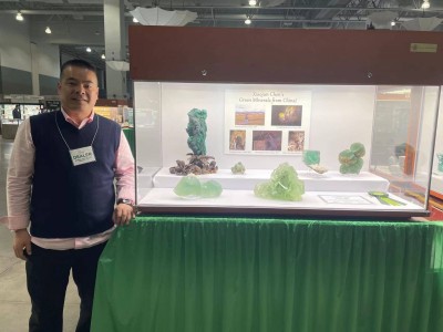 上海矿晶文化闪耀国际！2025年美国图森矿物宝石展大放异彩