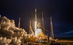 SpaceX火箭跨国回收成功！历史性壮举改写航天史