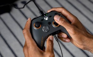 SCUF Valor Pro有线手柄来袭：霍尔摇杆+Xbox认证，售价约725元