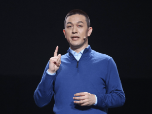 李斌余承东技术“互卷”：蔚来ET9将交付，邀余承东亲身体验