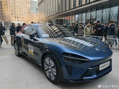 小米YU7实车曝光！中大型SUV新选择，细节配置抢先看