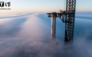SpaceX星舰第八试飞倒计时，超重型助推器已就位发射台