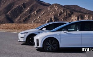 理想i8纯电SUV侧面曝光，与特斯拉Model X设计迥异，更注重实用性