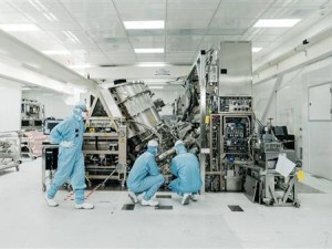 Intel启用全球顶尖EUV光刻机，3万块晶圆已出炉，1.4nm工艺指日可待！