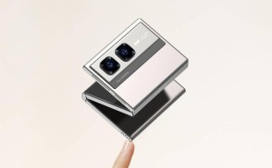 传音Infinix ZERO迷你三折概念机：竖向折叠新形态亮相！