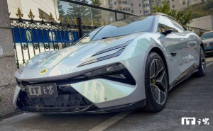 2024年汽车降价潮：新能源车均降1.8万，车企如何借电池合作破局？