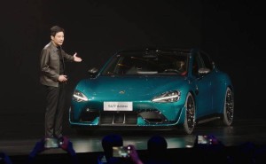 小米SU7 Ultra火爆！发布3天锁单破万，柯洁下单，雷军喜迎首批车主