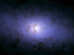 NGC 5084星系惊现“躺平”黑洞，天文学家揭秘其奇特旋转结构