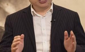 华为新机预热明日开启：首款全民级鸿蒙新形态手机即将登场？